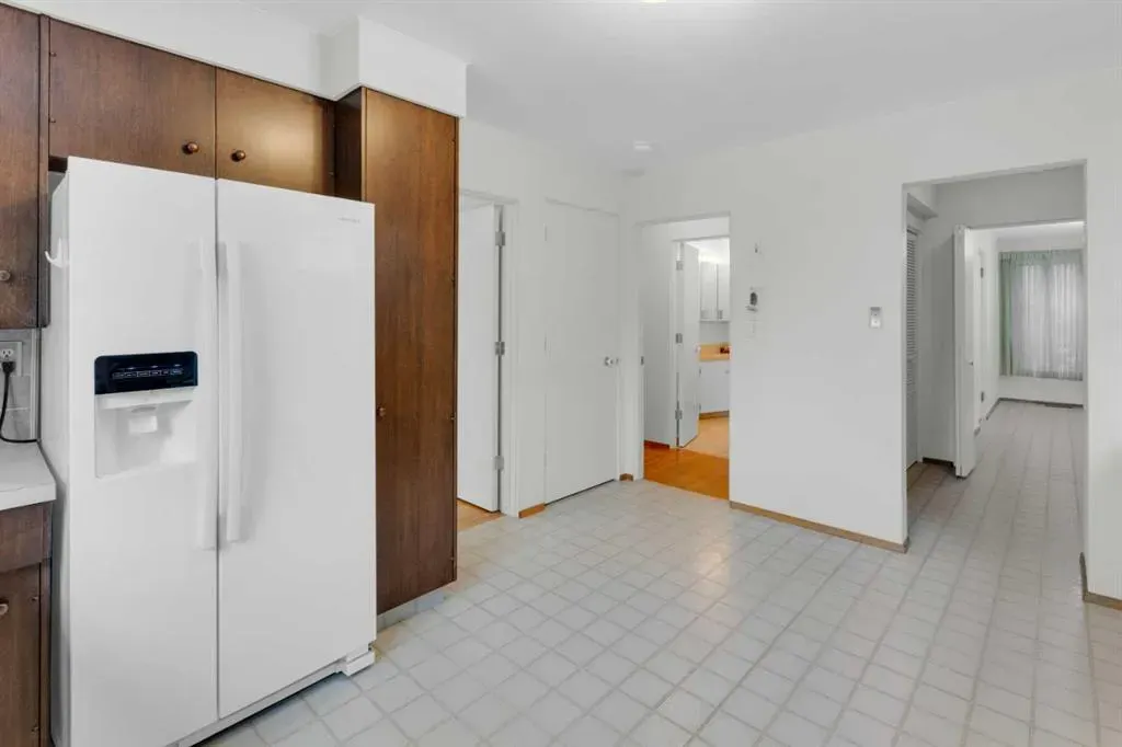 2711 Crawford Road NW