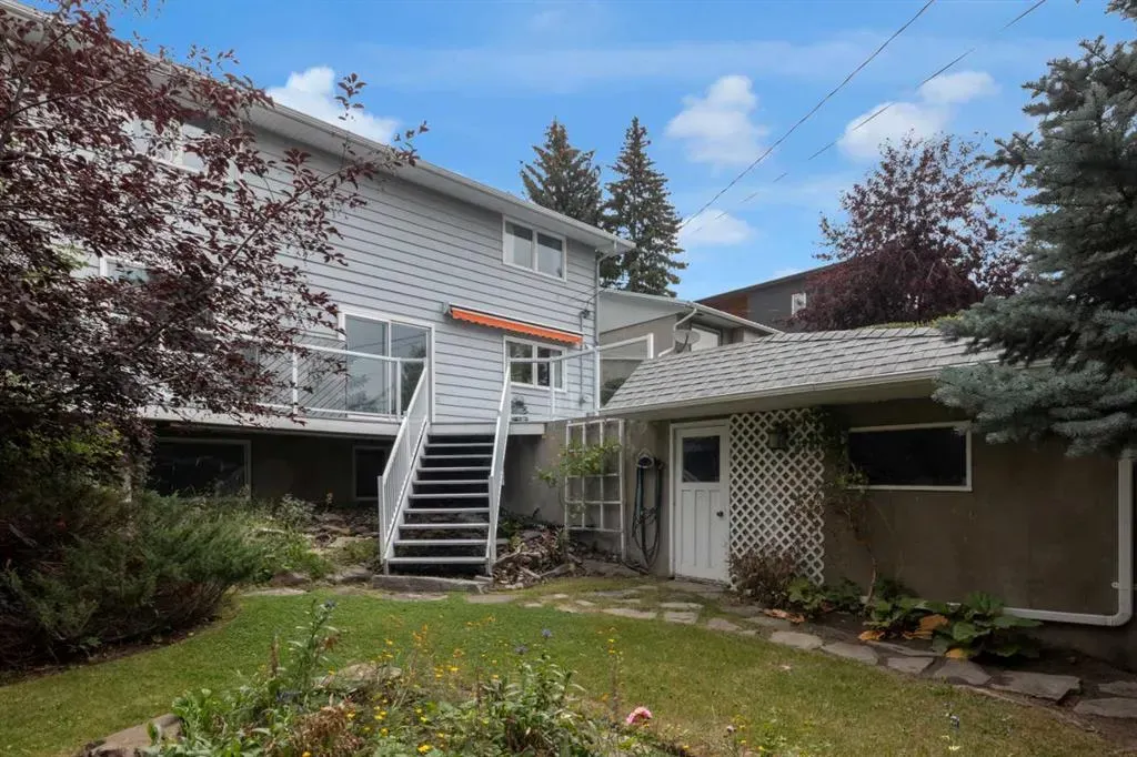 2711 Crawford Road NW