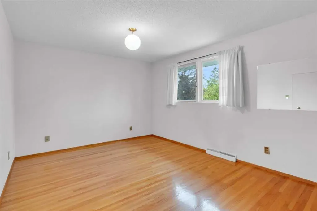 2711 Crawford Road NW