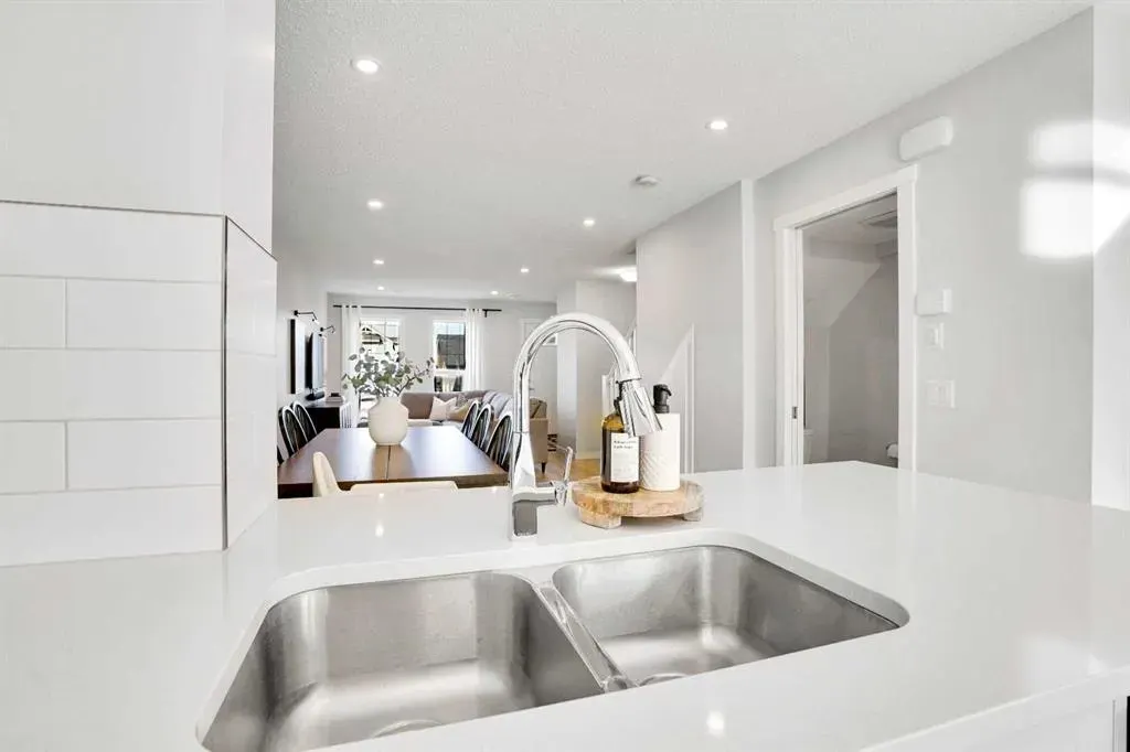 128 Cranbrook Square SE