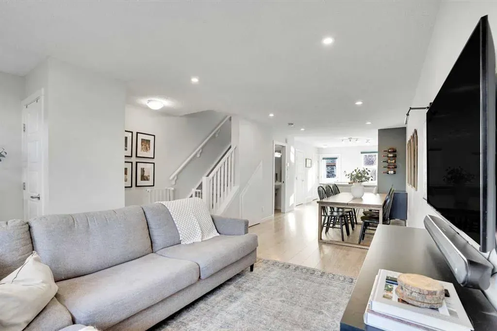 128 Cranbrook Square SE