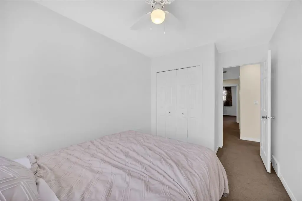 128 Country Village Manor NE