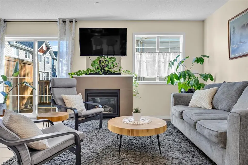 128 Country Village Manor NE