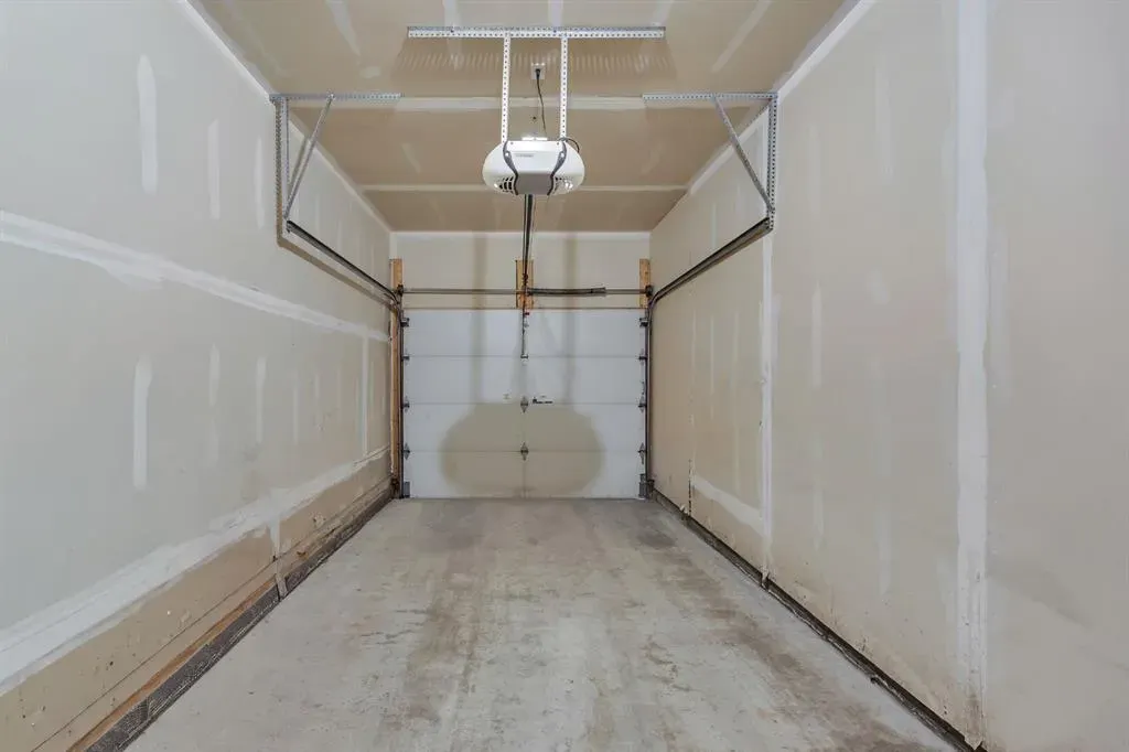 128 Country Village Manor NE