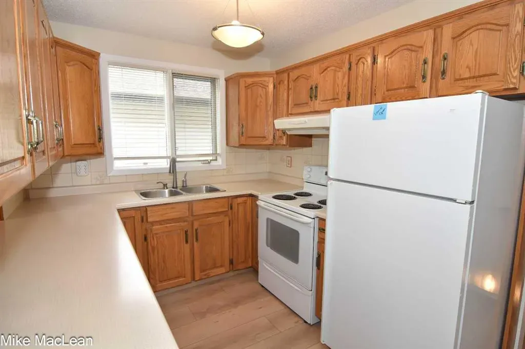 723 Whitehill Way NE