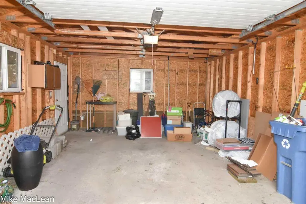 723 Whitehill Way NE