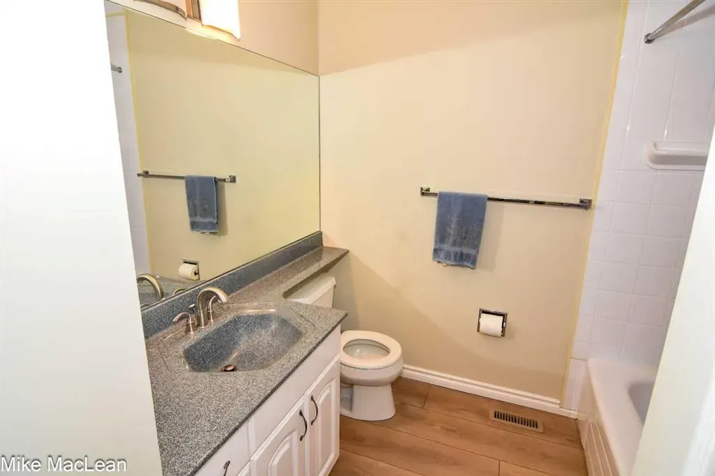 723 Whitehill Way NE