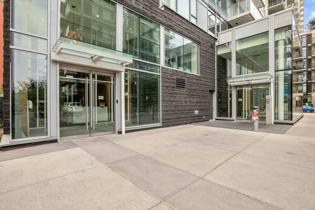 108 Waterfront Court SW, #103