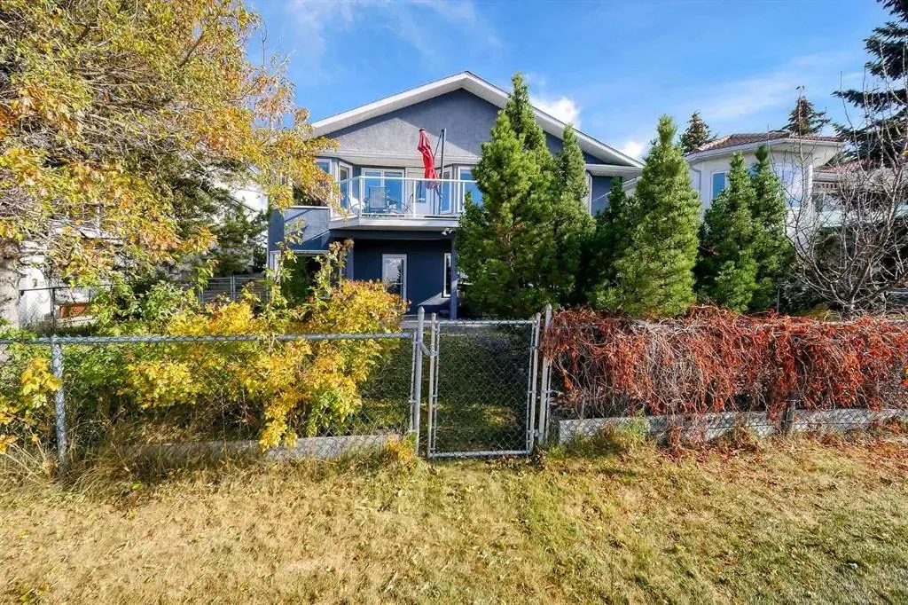 180 Arbour Glen Close NW