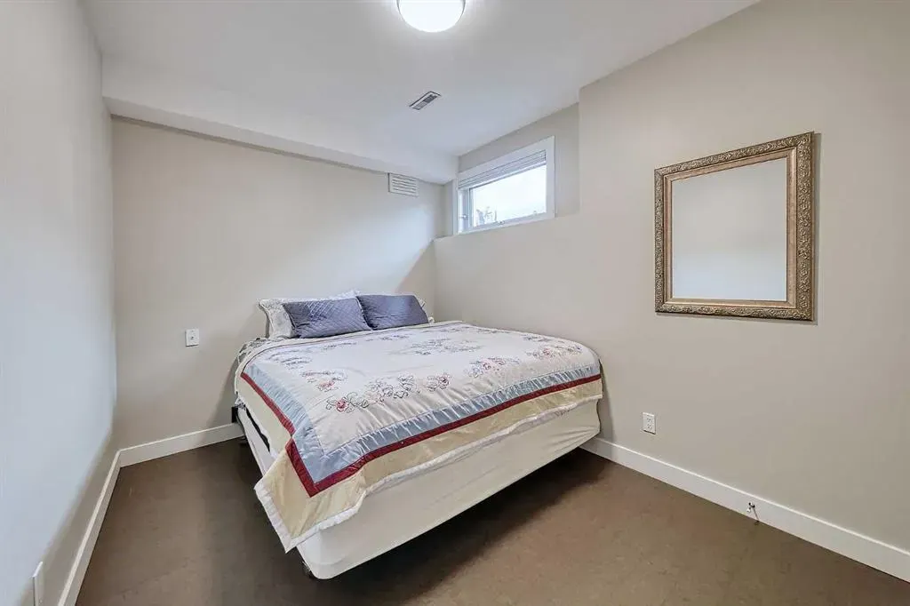 180 Arbour Glen Close NW