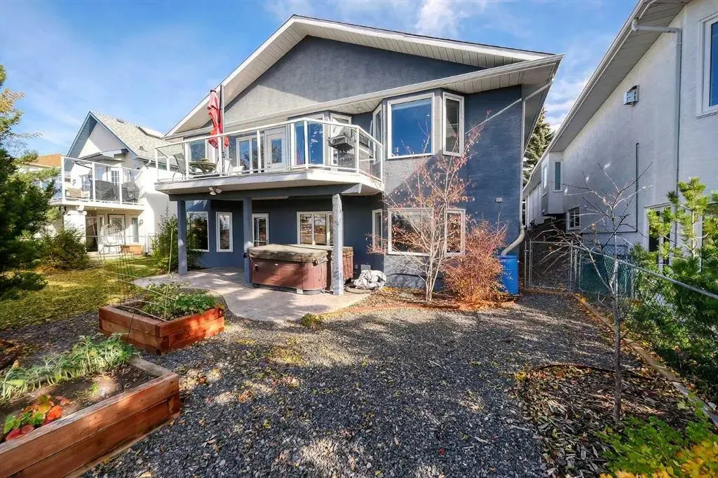 180 Arbour Glen Close NW