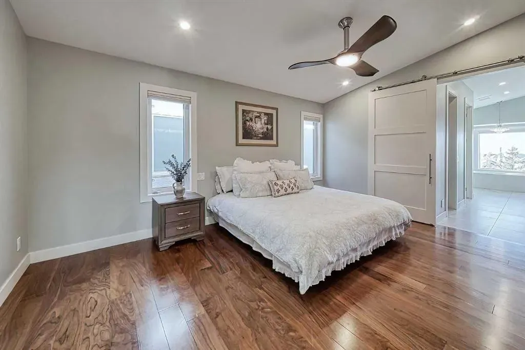 180 Arbour Glen Close NW