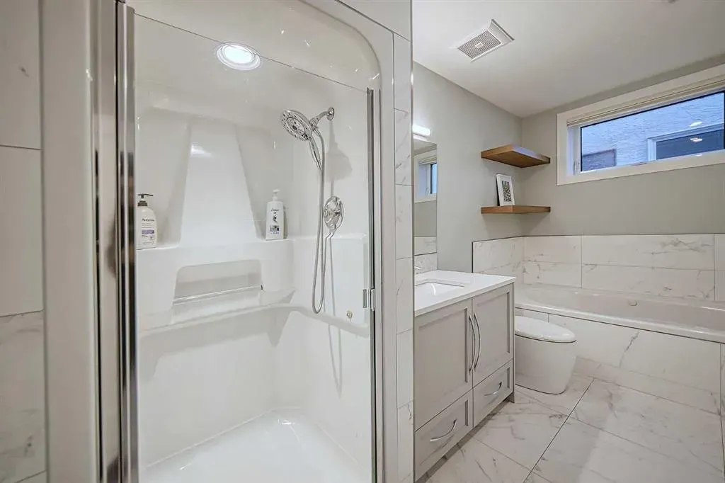 180 Arbour Glen Close NW