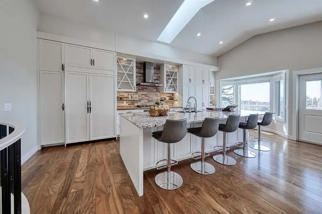 180 Arbour Glen Close NW