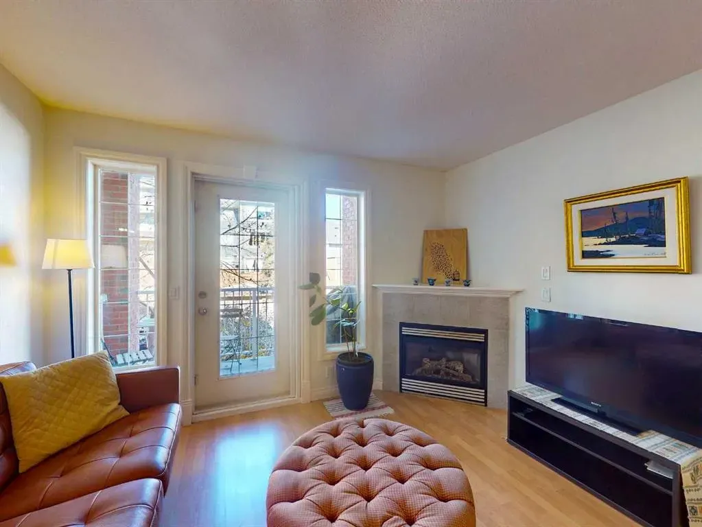 417 3 Avenue NE, #302