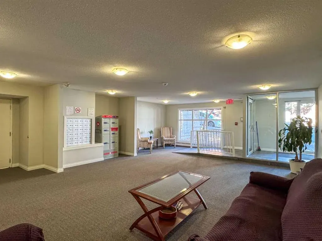 417 3 Avenue NE, #302