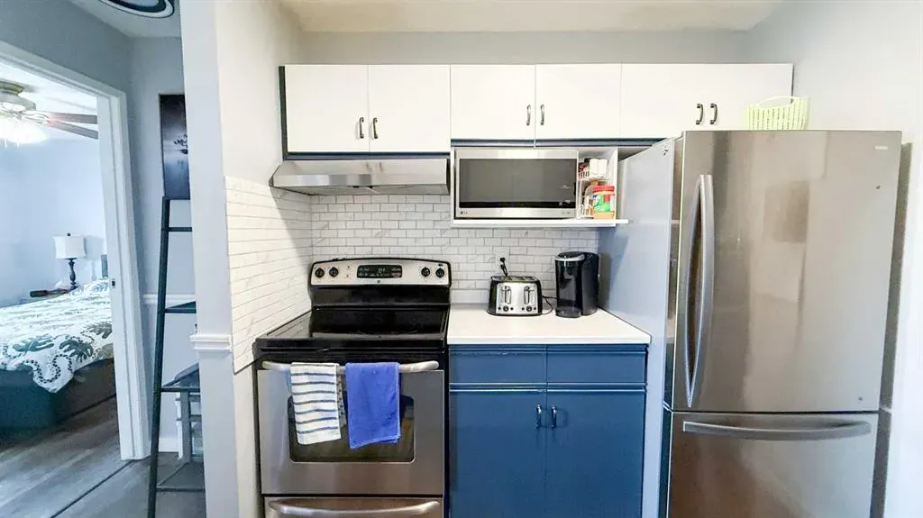 11 Dover Point SE, #406