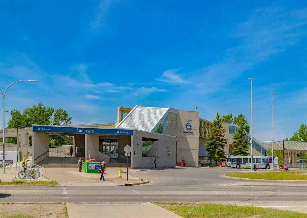 732 Sacramento Place SW