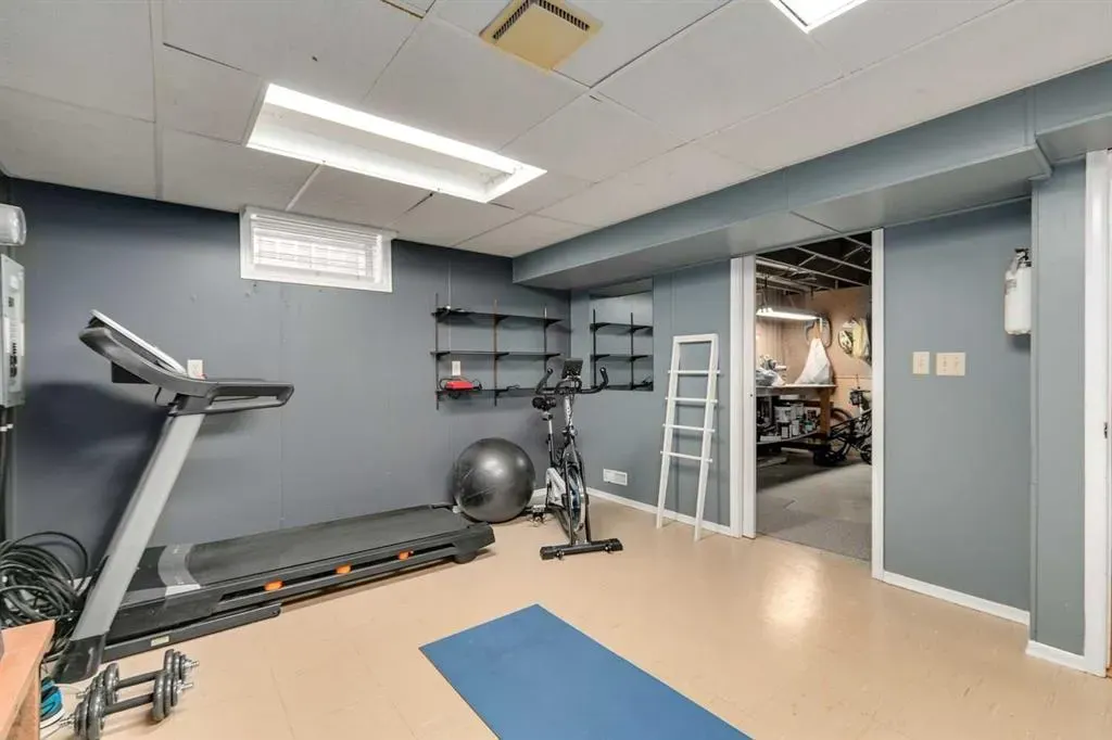 732 Sacramento Place SW