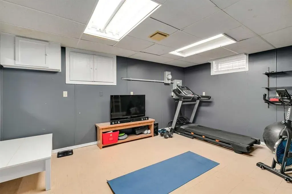 732 Sacramento Place SW