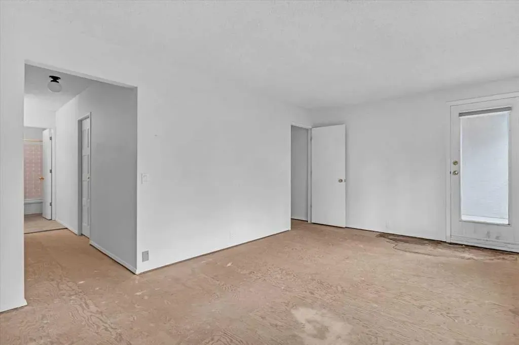 1815 Varsity Estates Drive NW, #24