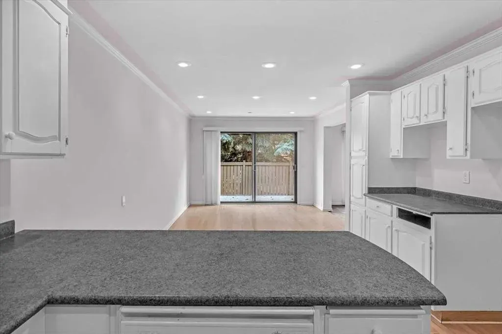 1815 Varsity Estates Drive NW, #24