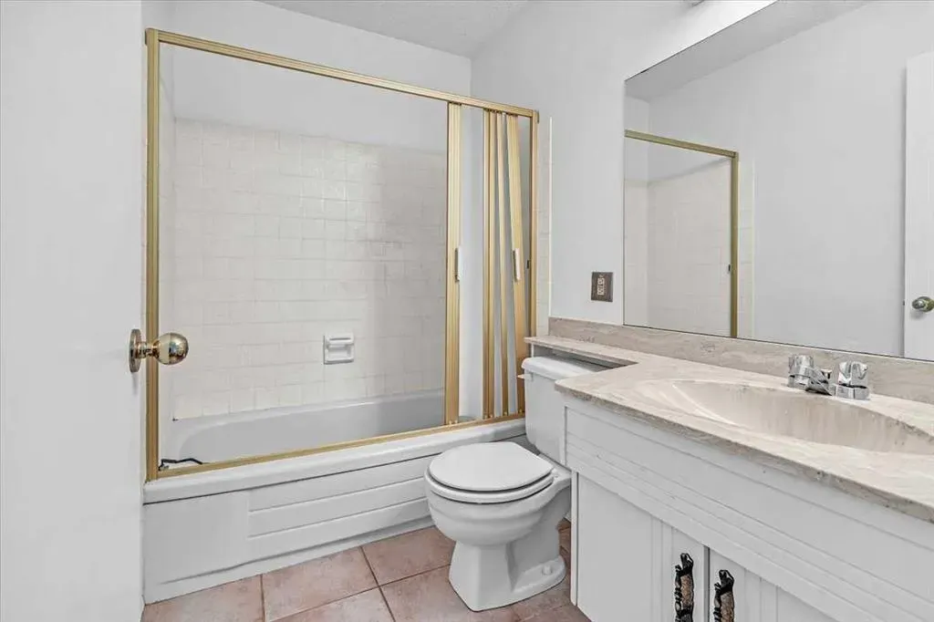 1815 Varsity Estates Drive NW, #24