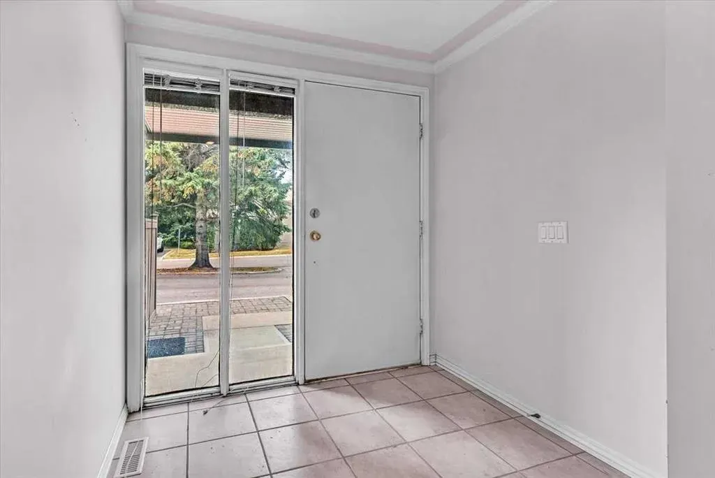 1815 Varsity Estates Drive NW, #24