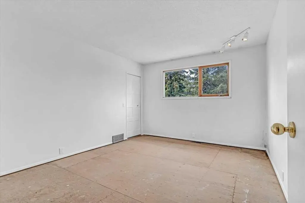 1815 Varsity Estates Drive NW, #24