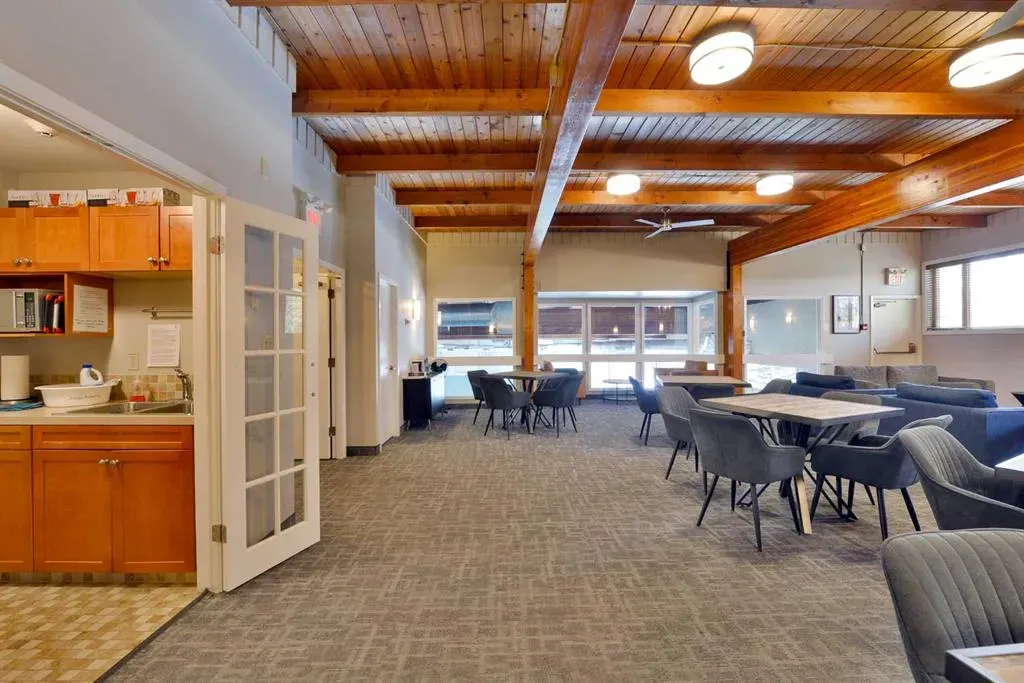 1815 Varsity Estates Drive NW, #24