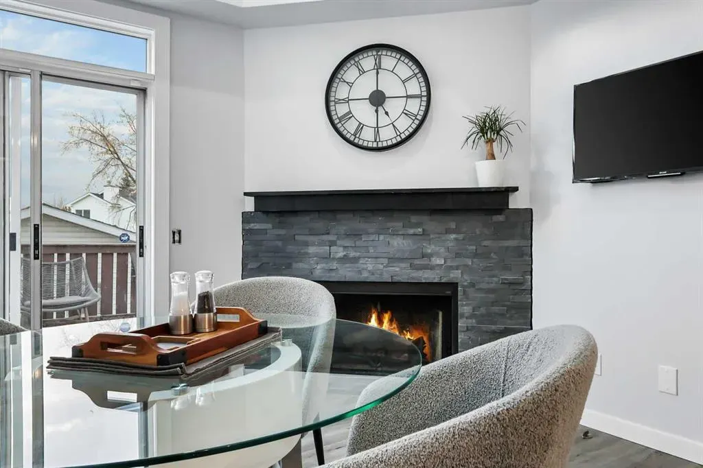 30 River Rock Way SE