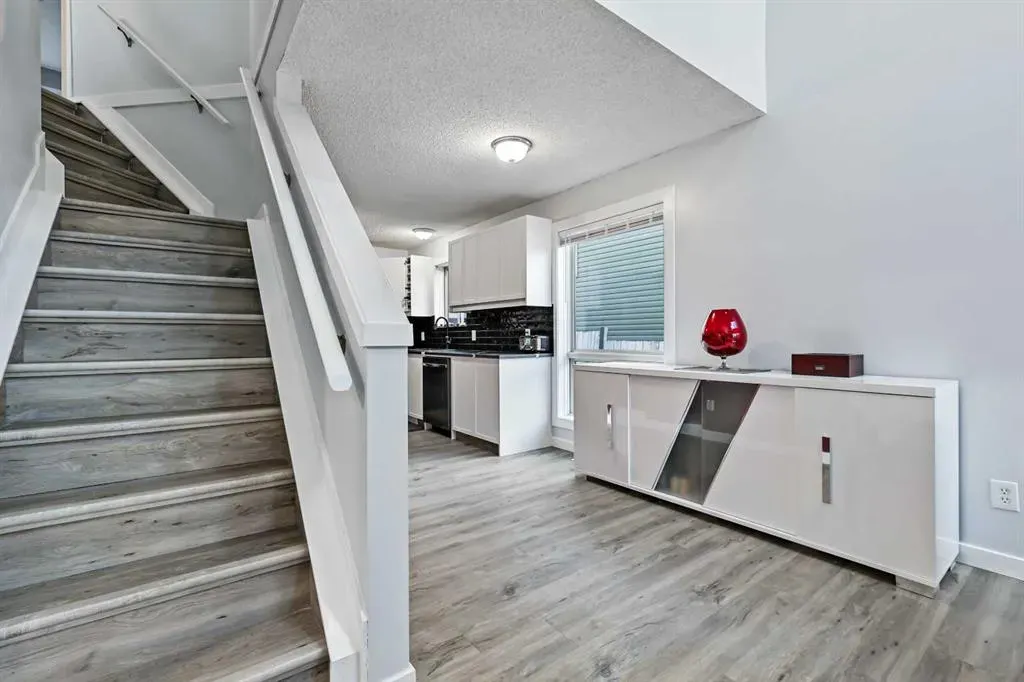 30 River Rock Way SE