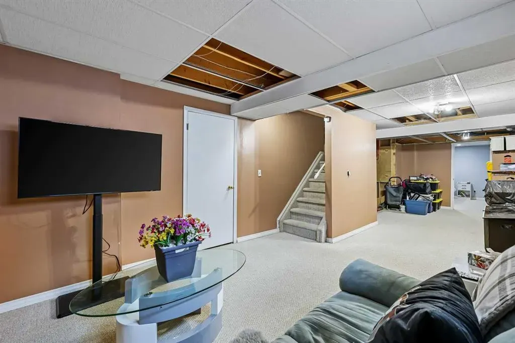 30 River Rock Way SE