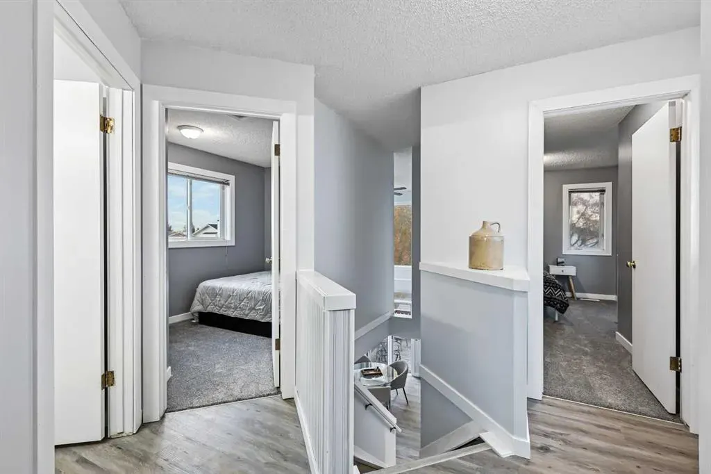 30 River Rock Way SE