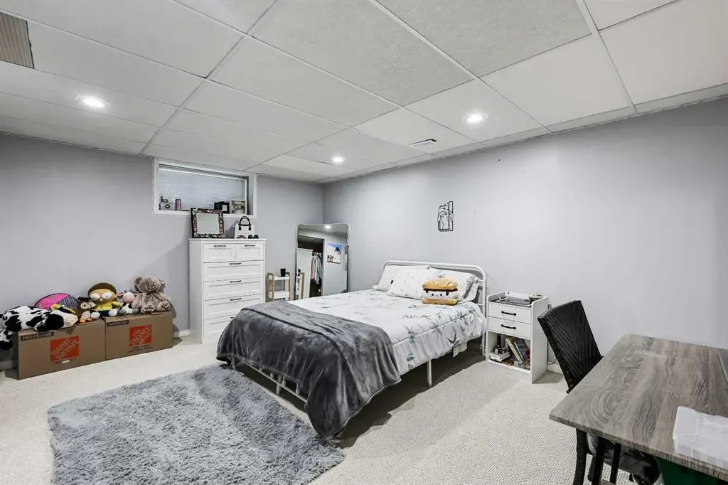 30 River Rock Way SE