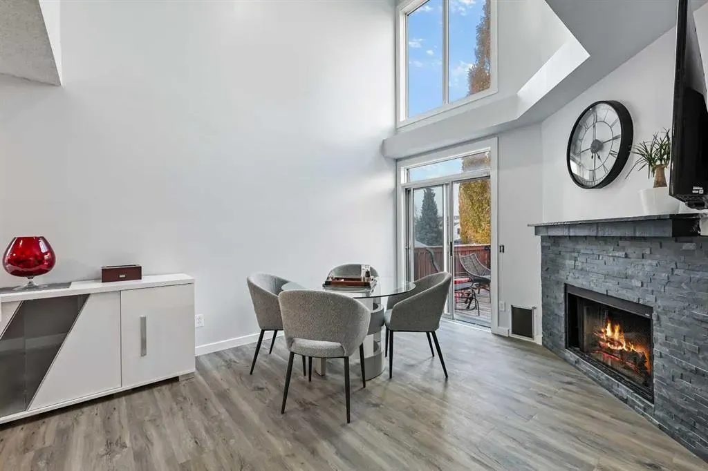 30 River Rock Way SE