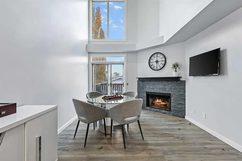 30 River Rock Way SE