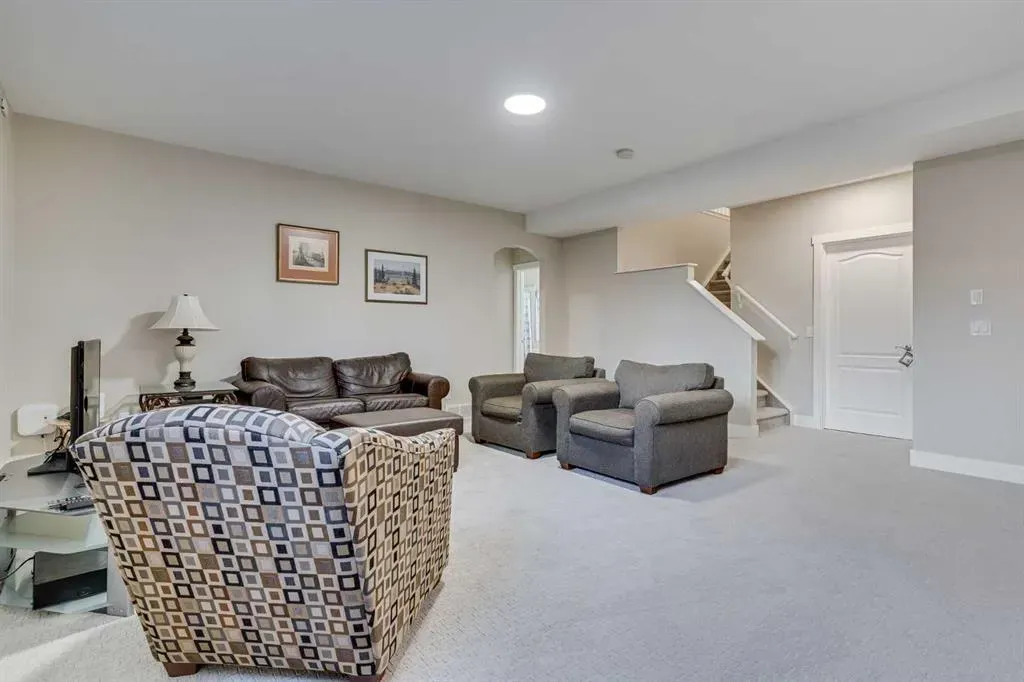 84 Shannon Estates Terrace SW