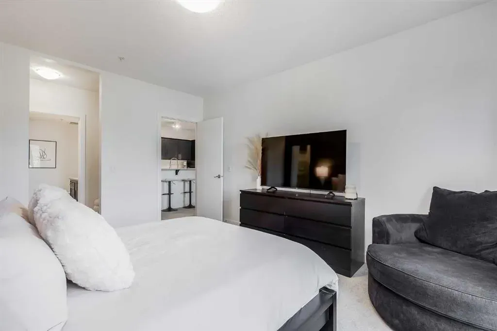 117 19 Avenue NE, #204