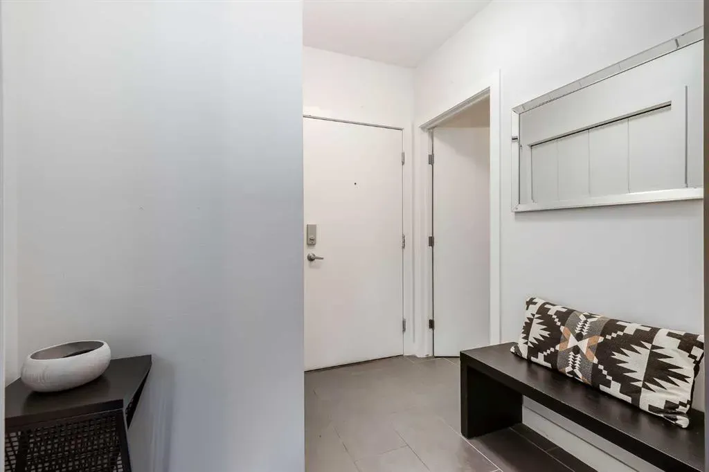 117 19 Avenue NE, #204