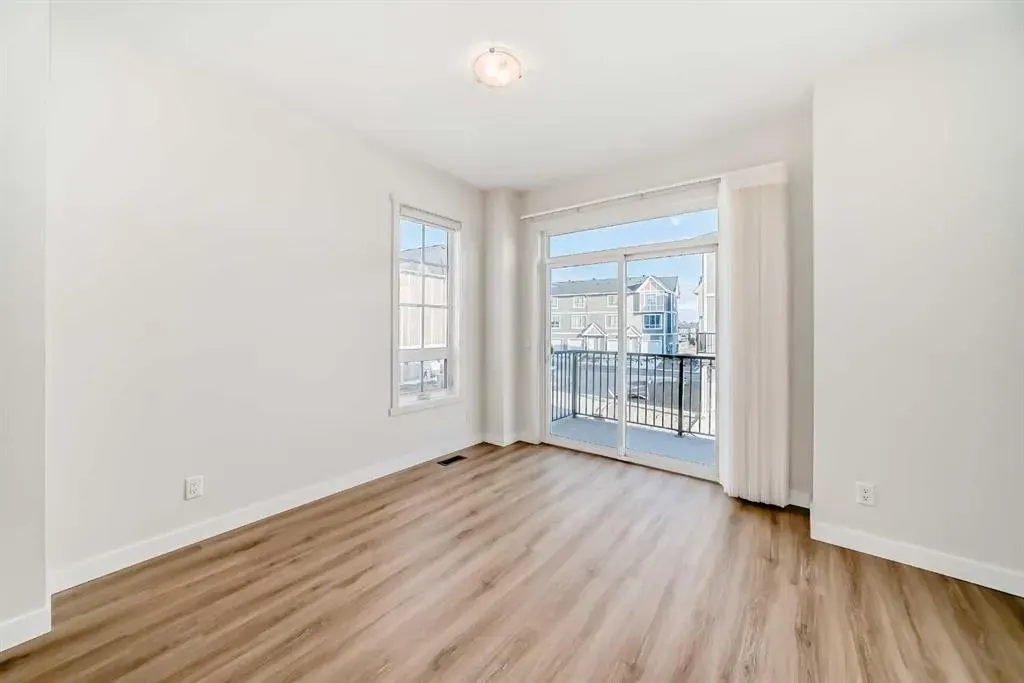 986 Sherwood Boulevard NW