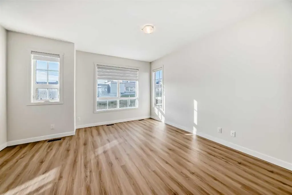 986 Sherwood Boulevard NW