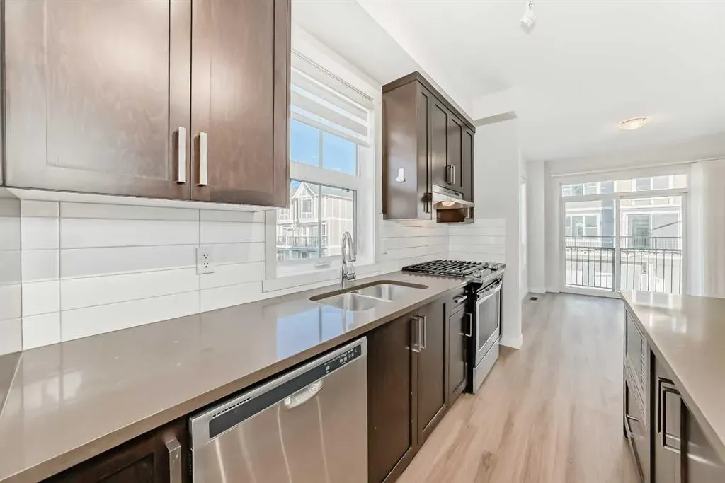 986 Sherwood Boulevard NW