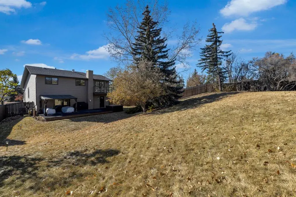 224 Ranchridge Bay NW