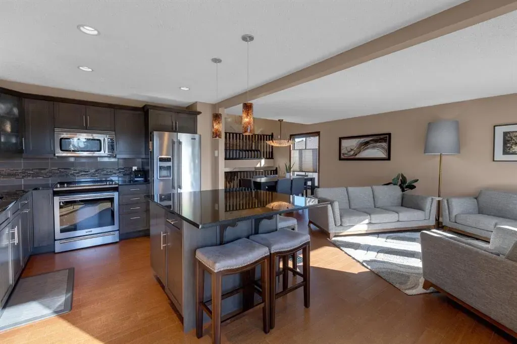 224 Ranchridge Bay NW