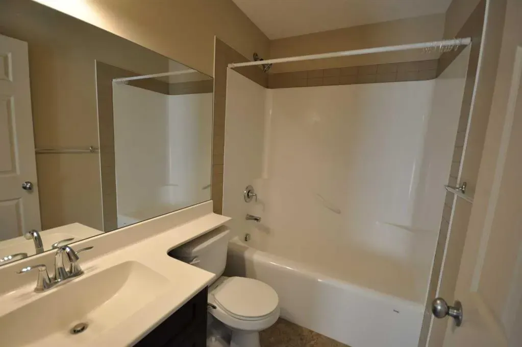 114 Silverado Plains Manor SW