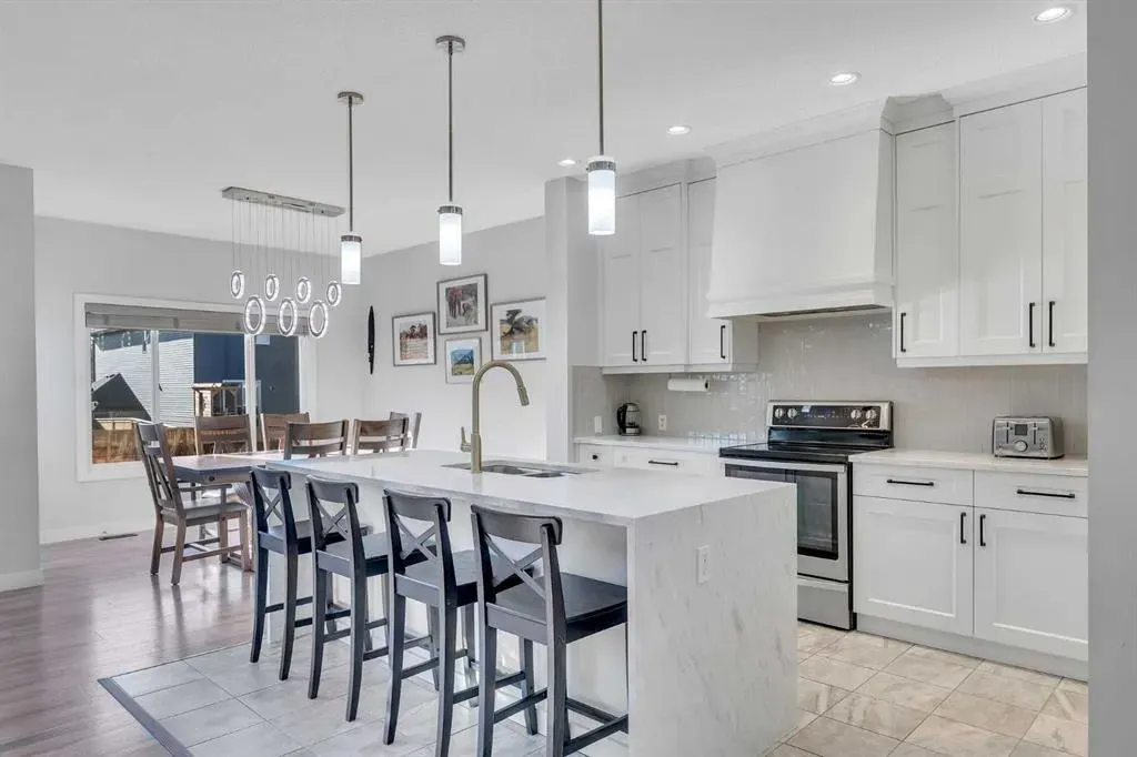 1535 Ravensmoor Way SE