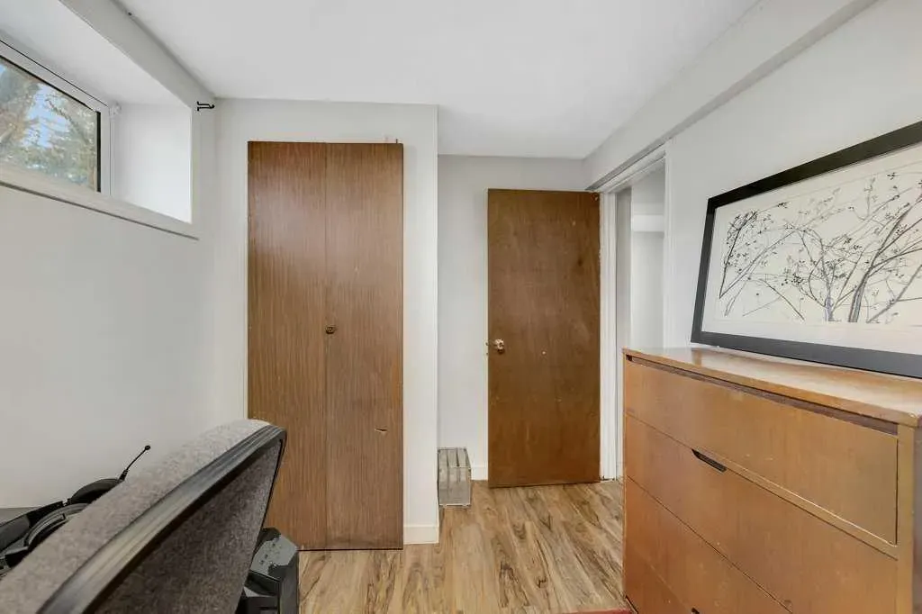 459 Templevale Drive NE