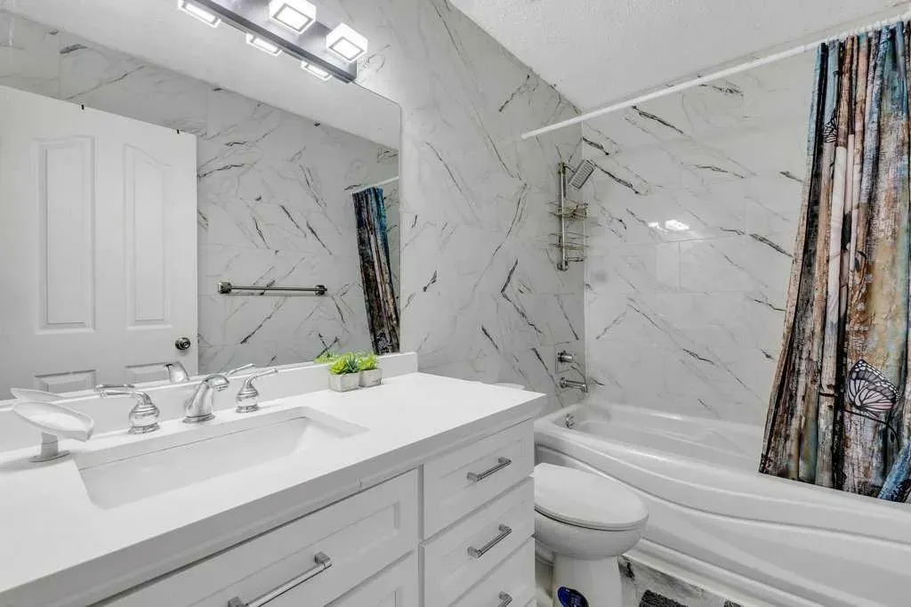 459 Templevale Drive NE