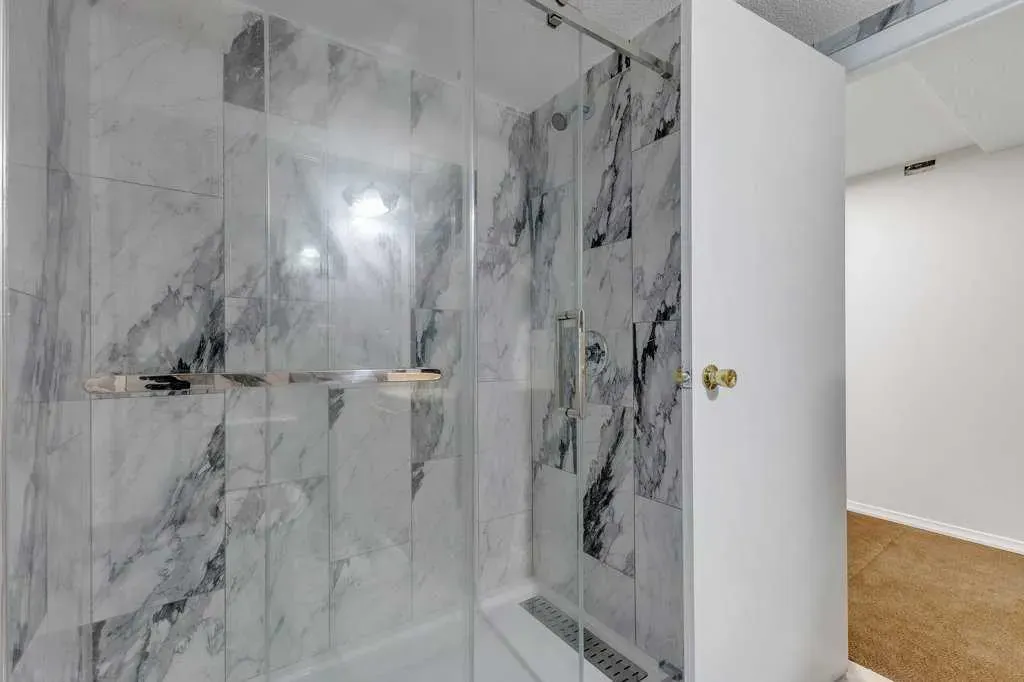 459 Templevale Drive NE